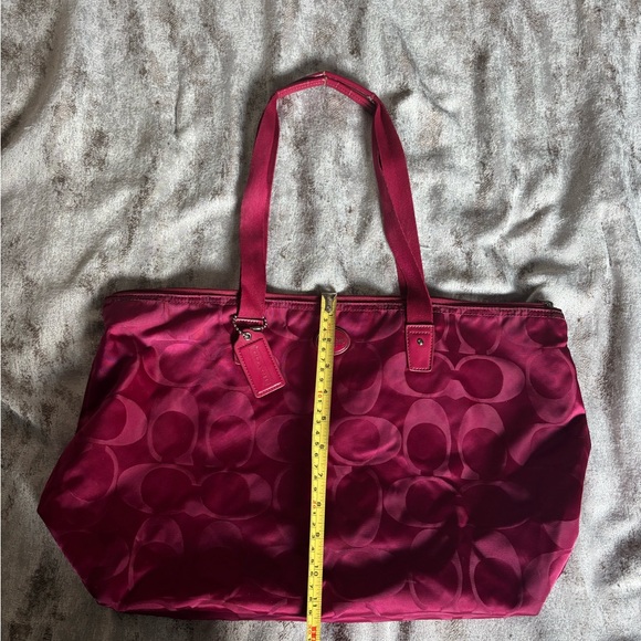 Pink coach tote ๐ฉท - Picture 4 of 8